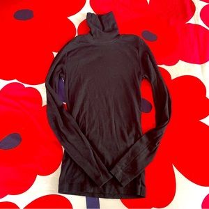 Black cotton Kotn turtleneck